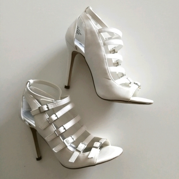 ❤️[3/$35] Tildon Janessa Strappy White Heels - Picture 1 of 12
